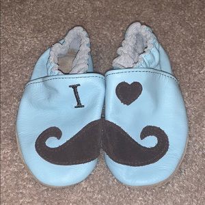 Robeez size 6-12 month-EUC neverworn!